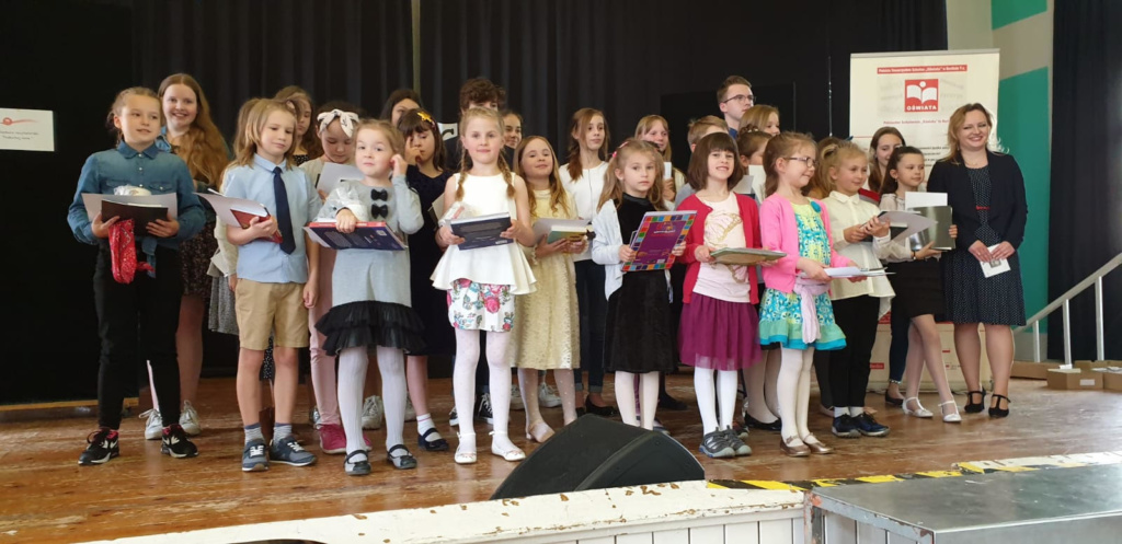 {:pl}Finał IX Międzyszkolnego Konkursu Recytatorskiego - 2019 - relacja{:}{:de}9. Finale des Interschulisches Rezitationswettbewerbs {:}