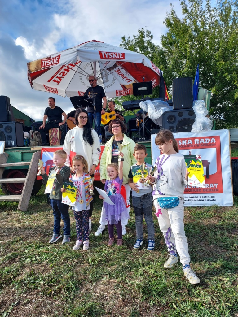 Festyn jesienny -  ZABAWA BEZ GRANIC