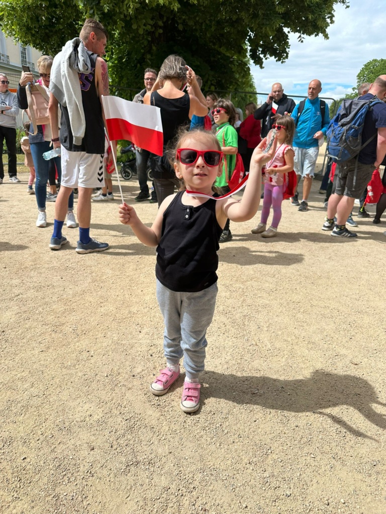 {:pl}Dzień Flagi Rzeczypospolitej Polskiej{:}{:de}Tag der polnischen Flagge{:}