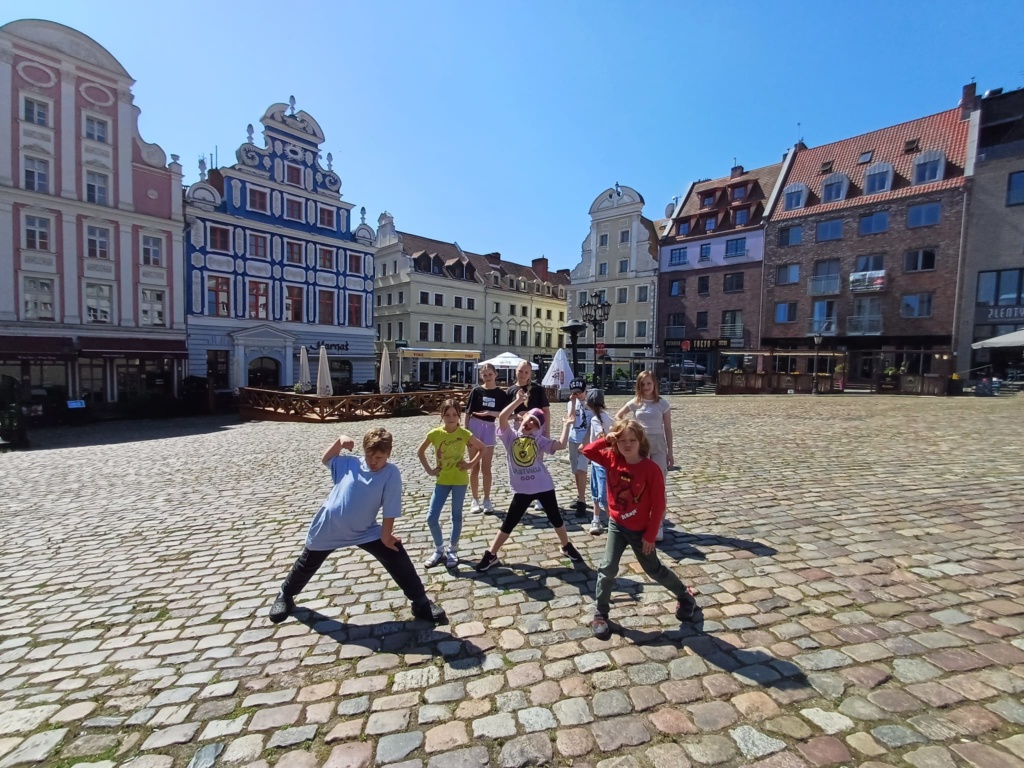 {:pl}Teatr  