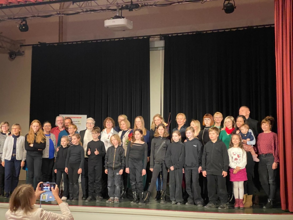 {:pl}Spotkanie z Ministrą Joanną Muchą i dr Urszulą Starakiewicz-Krawczyk{:}{:de}Treffen mit Ministerin Joanna Mucha und Dr. Urszula Starakiewicz-Krawczyk{:}