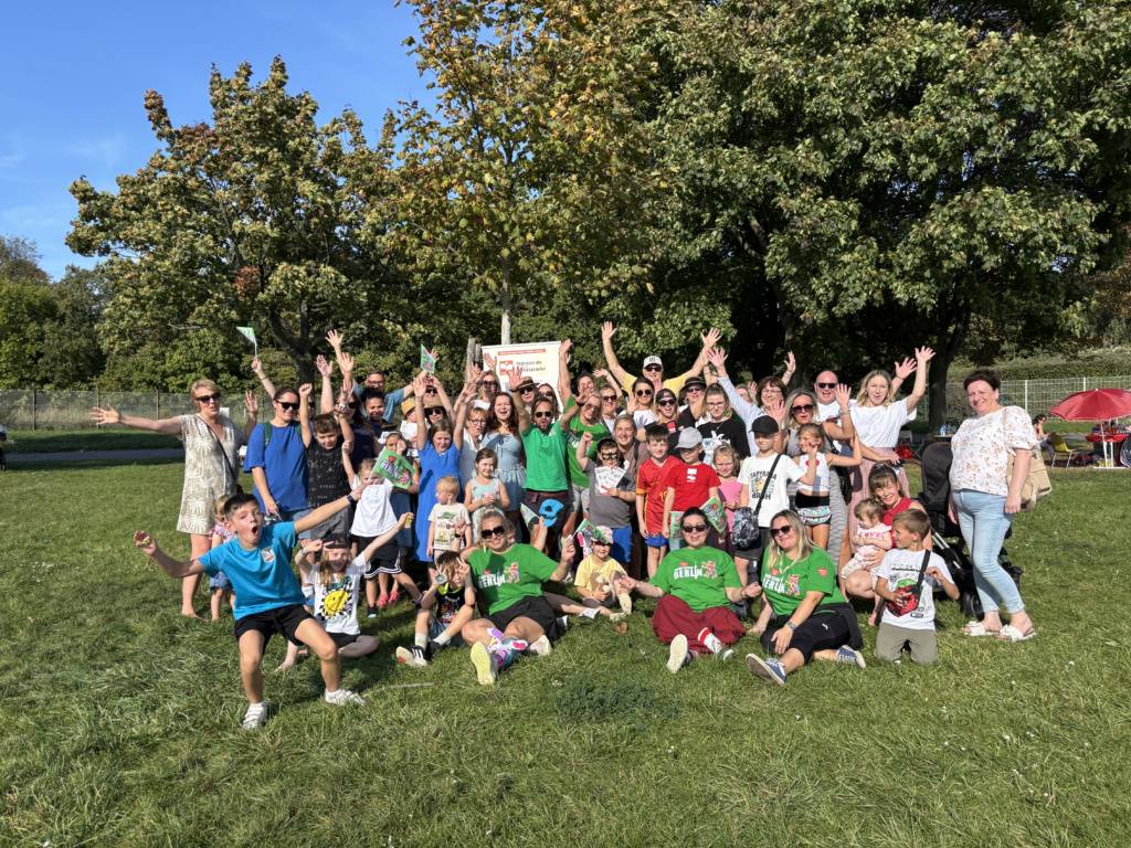 {:pl}Piknik Oświatowo-Wośpowy{:}{:de}Picknick am Flughafen Tempelhof{:}