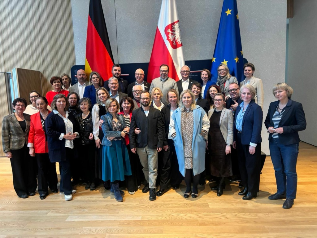 {:pl}Przygotowania do obrad Polsko-Niemieckiego Okrągłego Stołu{:}{:de}Vorbereitung auf den Deutsch-Polnischen Rundentisch{:}